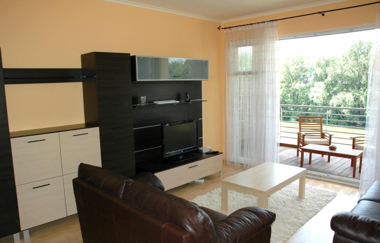 Dunalux Apartman Győr Esterno foto
