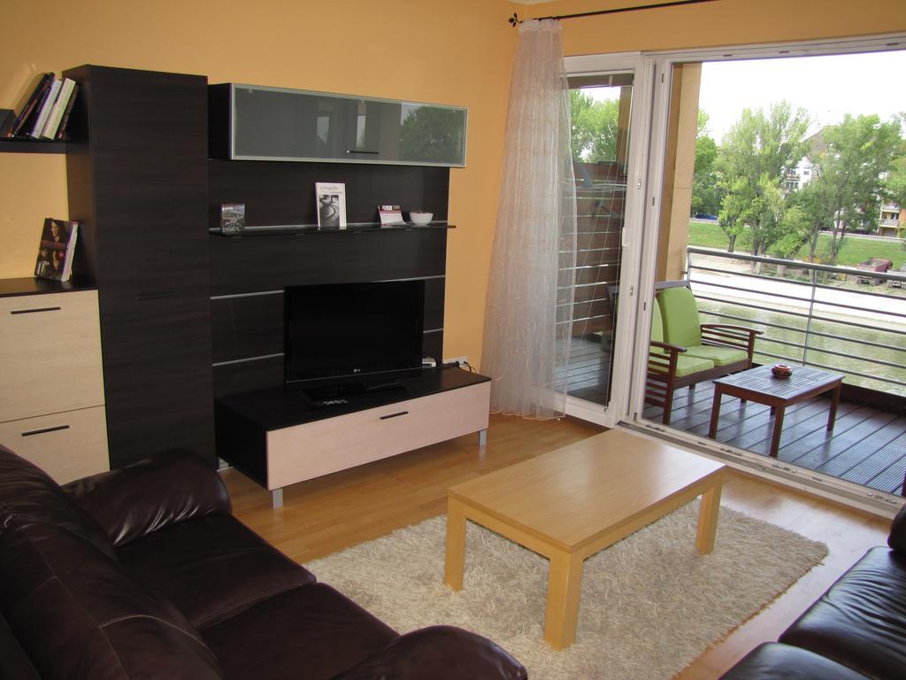 Dunalux Apartman Győr Camera foto