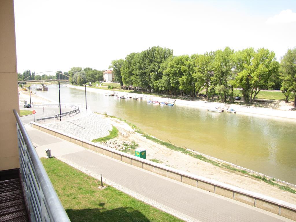 Dunalux Apartman Győr Camera foto